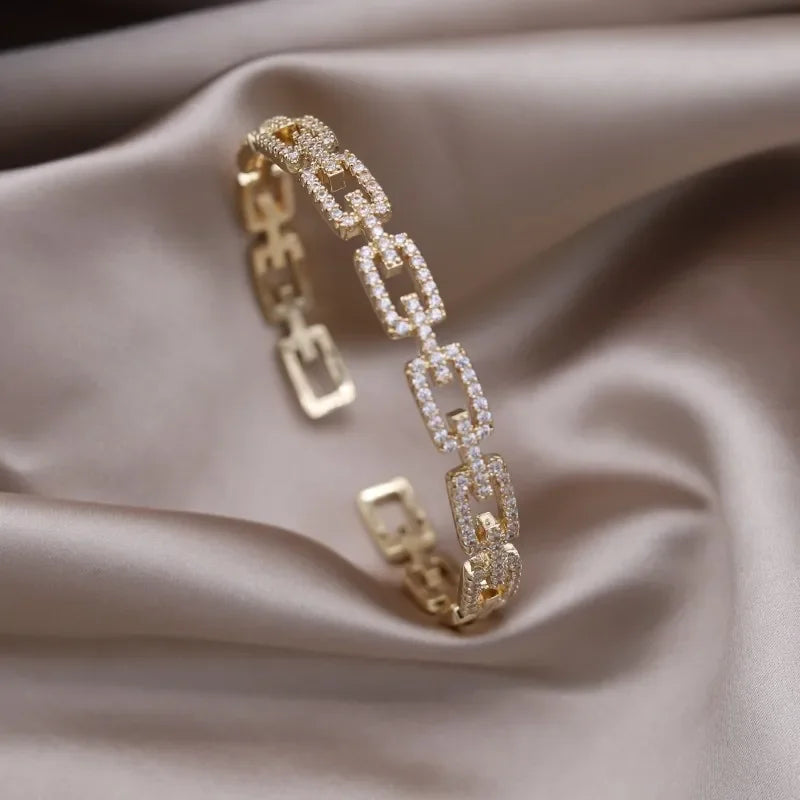 French bracelet