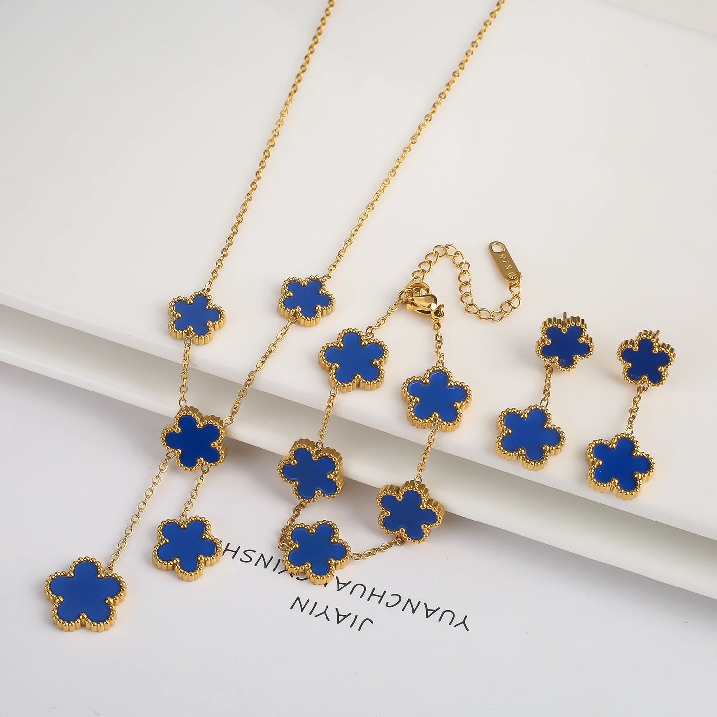 Colette  Set