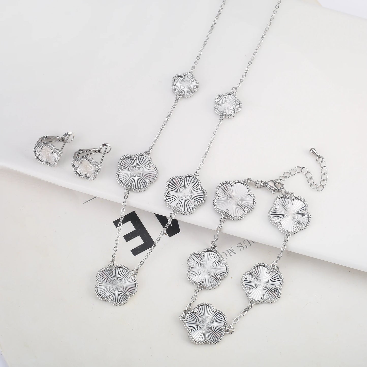 Five Leaf Flower Set