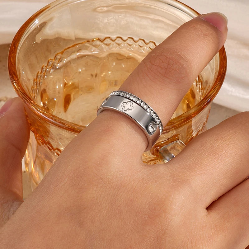 French Clover Ring