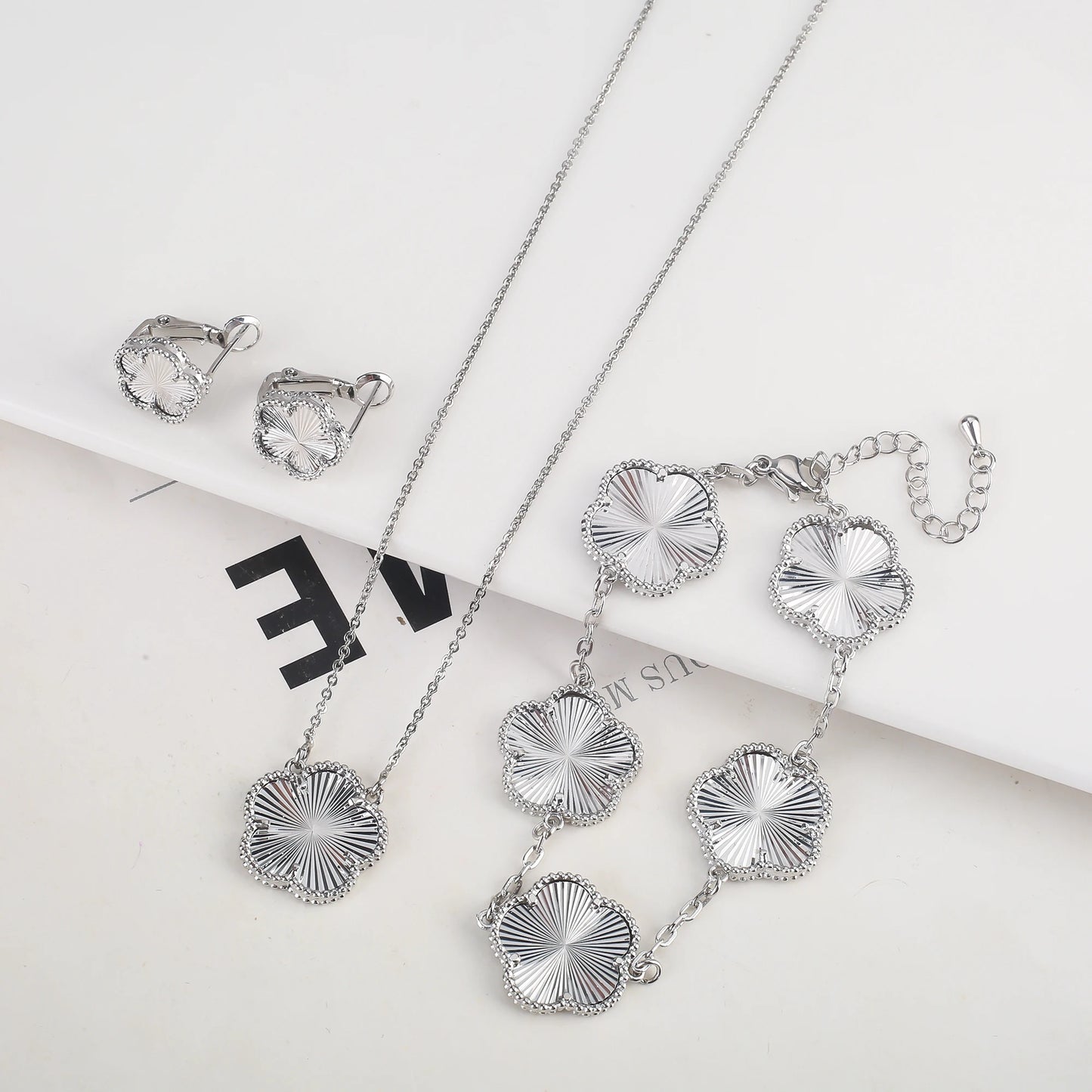 Five Leaf Flower Set