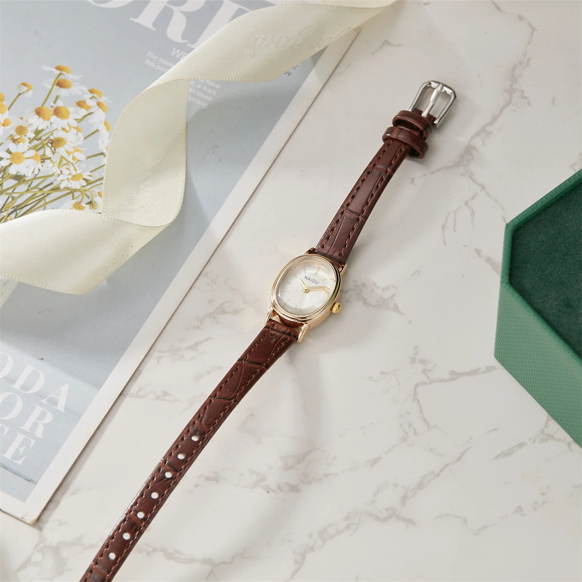 Egg oval Quartz Watch